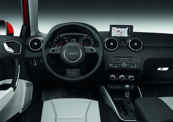 2011-Audi-A1-9.jpg