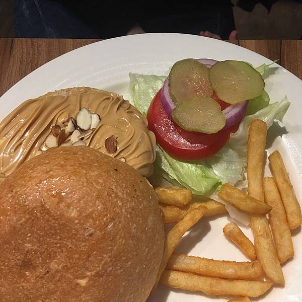 土城早午餐(海山捷運站) ~ 找。漢堡 Found Burger