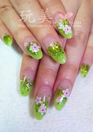 綠色水晶指甲+櫻花寫真貼