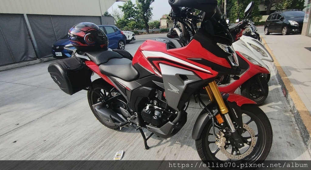 人生第二台打檔車HONDA CB200X