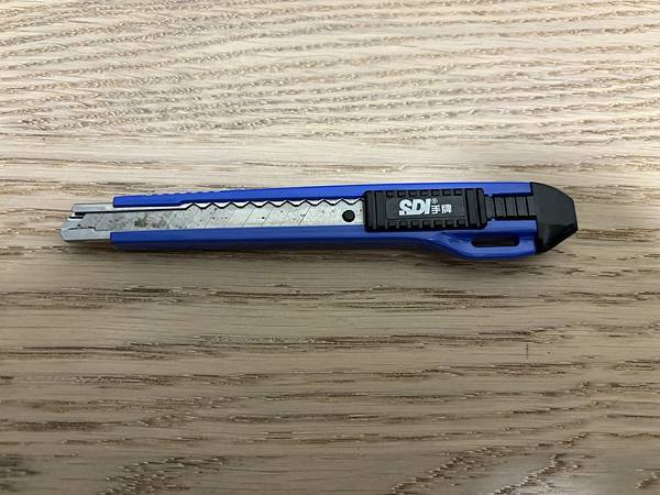 美工刀不利了怎麼辦？看看你的美工刀裡還有沒有刀片！
