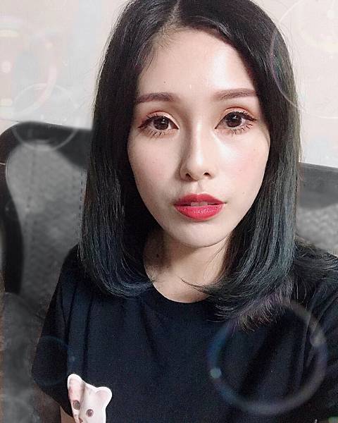 BC百匡,靚顏抗皺淡紋賦活油(百匡賦活膠囊),百匡賦活膠囊,
白龍膽花精萃可亮白撫平細紋與修護受傷肌膚,並高度保濕鎖水,延緩肌膚老化,一顆多種用途,強效版晚安面膜
,百匡賦活膠囊,百匡膠囊
