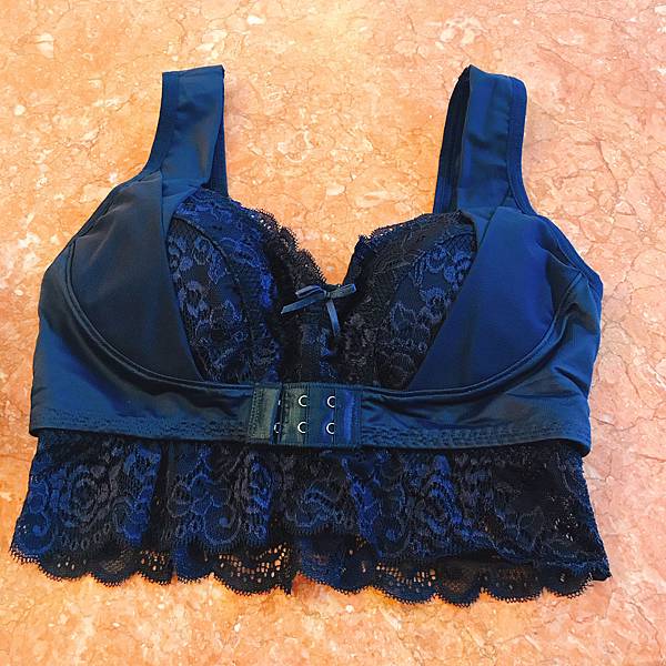 女人知己試用大隊,Angellir Room Bra 3D美胸內衣,無鋼圈,三段排扣,包覆贅肉,集中托高躺臥時仍可以維持胸型