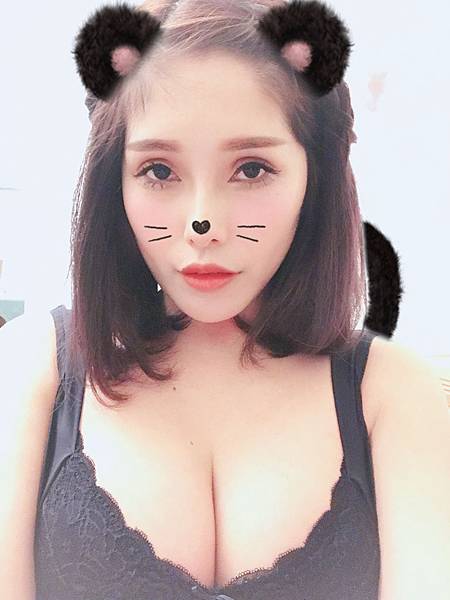 女人知己試用大隊,Angellir Room Bra 3D美胸內衣,無鋼圈,三段排扣,包覆贅肉,集中托高躺臥時仍可以維持胸型