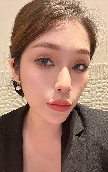 【波波妞】 SNOVA高效水嫩抗老胎盤素精華粉底液 試用