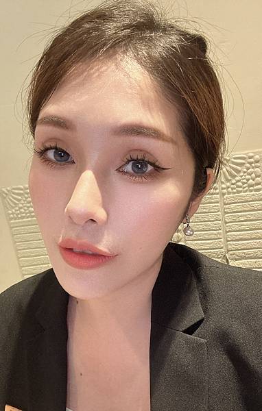 【波波妞】 SNOVA高效水嫩抗老胎盤素精華粉底液 試用