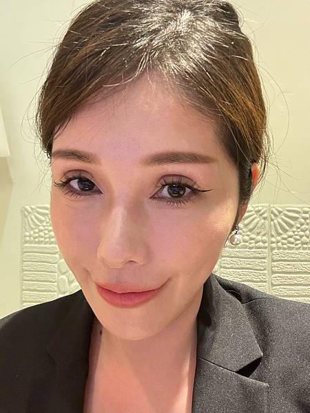 【波波妞】 SNOVA高效水嫩抗老胎盤素精華粉底液 試用