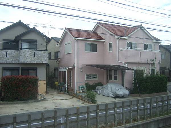 可愛的粉紅色房子　話說日本房子都好可愛~
