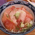 今天點中トロ．マグロ丼  才600円而已!! 恨不得有二個胃