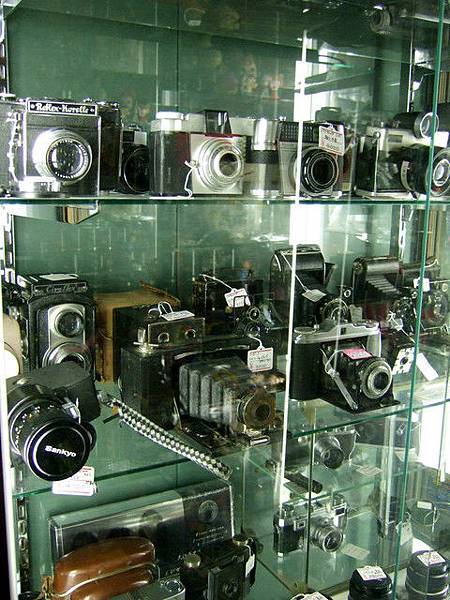 還賣很多老相機喔，這家店真的好夢幻～
