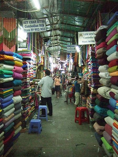 這裡很像曼谷的Chatuchak，但要再傳統很多很多....