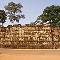 鬥象台隔壁是Terrace of the Leperking