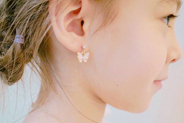 愛美好物 親子 少女皆適用的日本手工製貼式造型耳環 輕輕一黏無須耳洞不會疼痛 C D 我們這e家 痞客邦