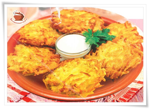potato pancakes with sour cream.jpg potato pancakes with sour cream.jpg