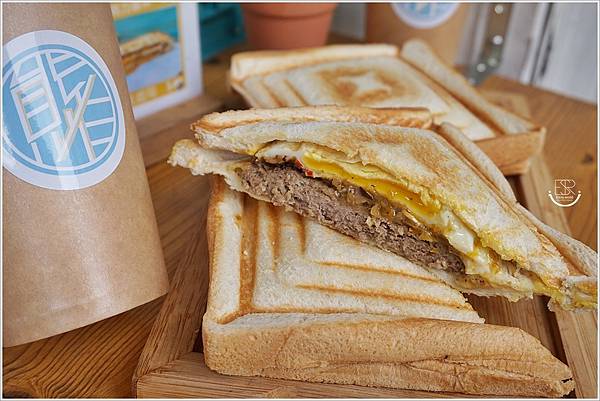 桃園中壢美食 熊仨熱壓吐司 (70).JPG