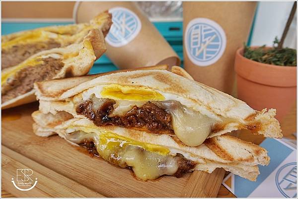 桃園中壢美食 熊仨熱壓吐司 (73).JPG