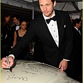 alexander-skarsgard-golden-globes-2010-red-carpet-05.jpg