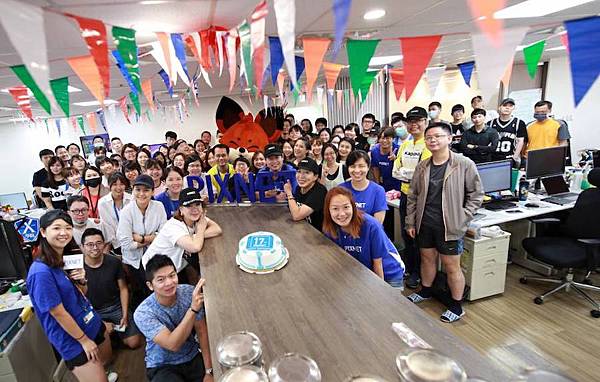 PIXNET喜迎成立17週年,以校園運動會為主題,全體同仁一起慶祝。 PIXNET喜迎成立17週年,以校園運動會為主題,全體同仁一起慶祝。