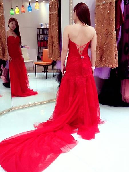 [分享]台南婚紗工作室:禮服出租-試穿(2) 文定款