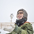 摩周湖吃雪的小男孩