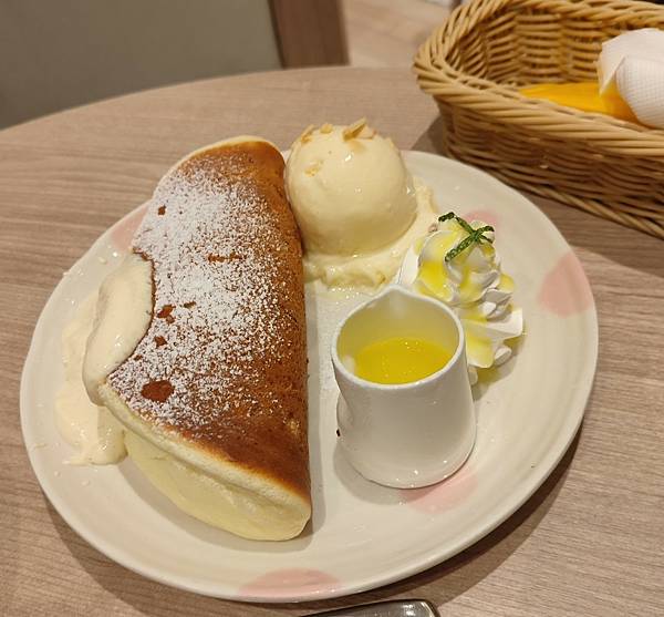 Woosa洋食パンケーキ 屋莎洋食鬆餅屋->讓人浮在雲端的鬆