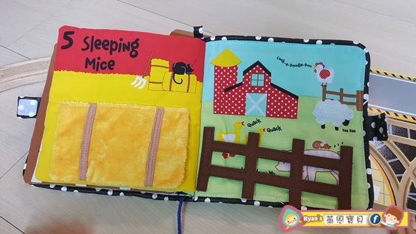 【美國Manhattan Toy軟布書】