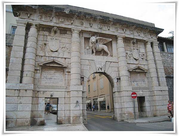 Zadar-Town Gate.JPG