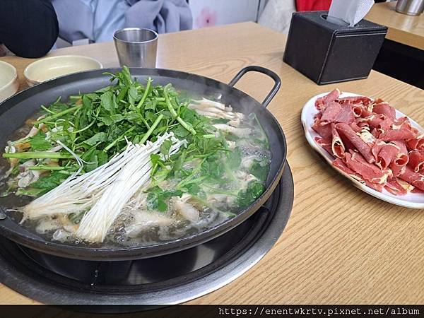 【韓國美食。首爾】韓式新村刀削麵신촌칼국수，一個人也能吃的韓