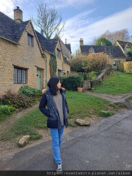 洋書 the cotswolds The Cotswolds, Burford, Chipping Campden, Cirencester & Stow