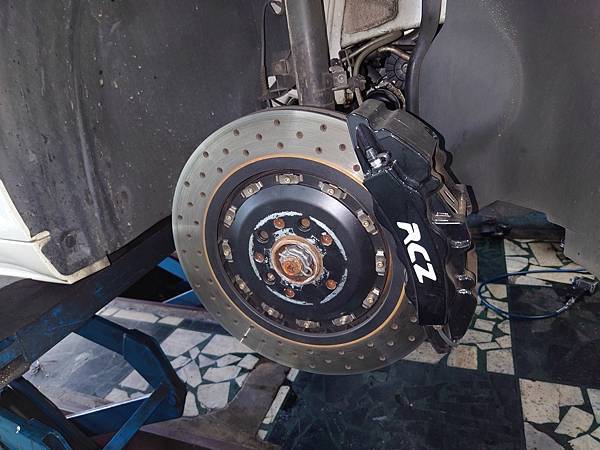 PEUGEOT RCZ GT LINE 不平路前底盤異音