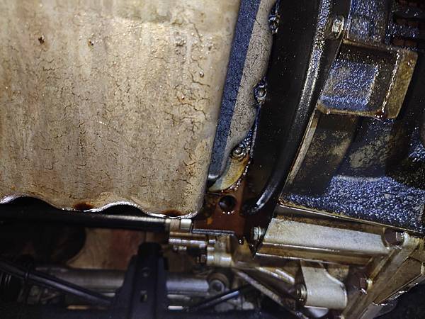 CITROEN Xantia 2.0 變速箱打滑.周邊整修. CITROEN Xantia 2.0 變速箱打滑.周邊整修.