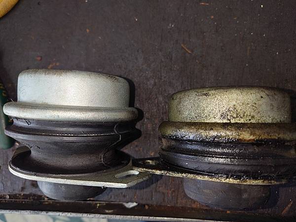 CITROEN Xantia 2.0 變速箱打滑.周邊整修. CITROEN Xantia 2.0 變速箱打滑.周邊整修.