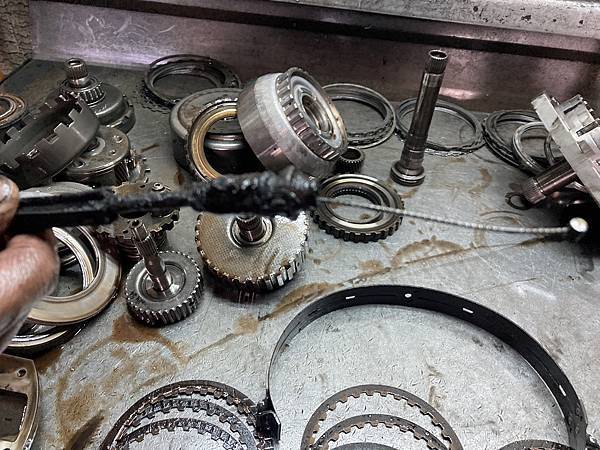 CITROEN Xantia 2.0 變速箱打滑.周邊整修. CITROEN Xantia 2.0 變速箱打滑.周邊整修.