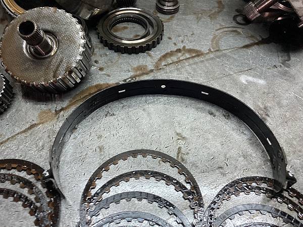 CITROEN Xantia 2.0 變速箱打滑.周邊整修. CITROEN Xantia 2.0 變速箱打滑.周邊整修.