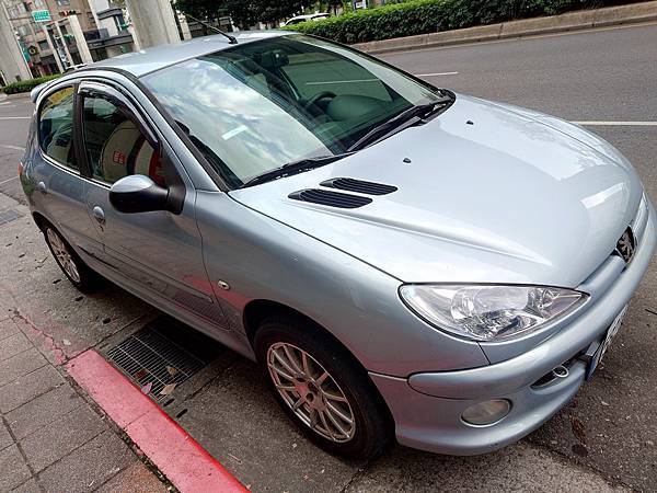 寶獅206 1.6 16V 5D 手自排出售.感謝瑞芳蕭先生