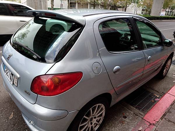 寶獅206 1.6 16V 5D 手自排出售.感謝瑞芳蕭先生