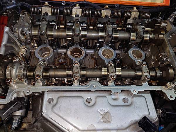 PEUGEOT 208 VTI AL4自動變速箱換檔打滑. PEUGEOT 208 VTI AL4自動變速箱換檔打滑.