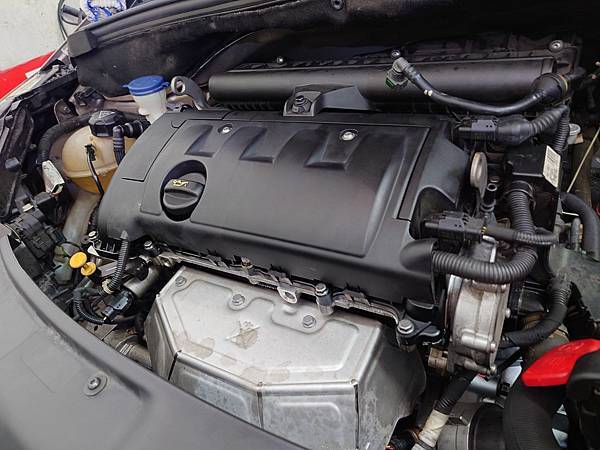 PEUGEOT 208 VTI AL4自動變速箱換檔打滑. PEUGEOT 208 VTI AL4自動變速箱換檔打滑.