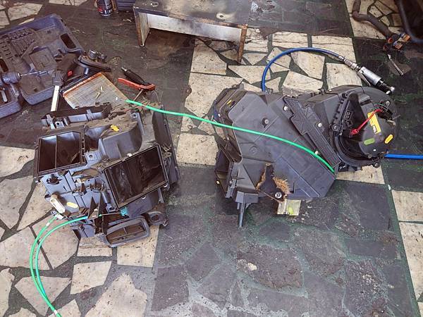 雪鐵龍 Xantia 2.0 冷氣洩漏冷媒.整理.