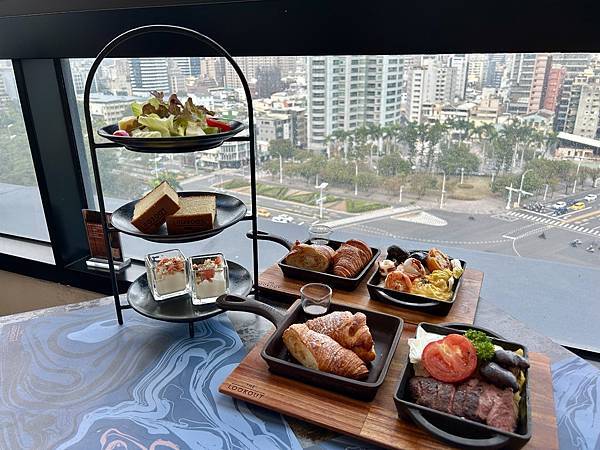 【高雄食記】【新興】《比歐緻居 Brio Hotel Kao