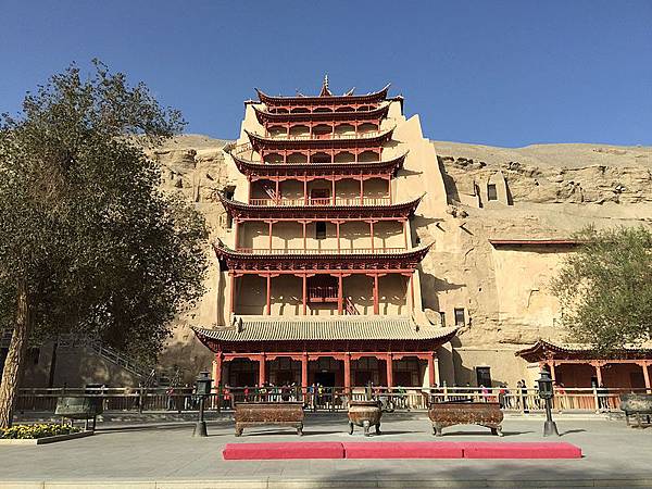 800px-Jiucenglou_of_Mogao_Caves