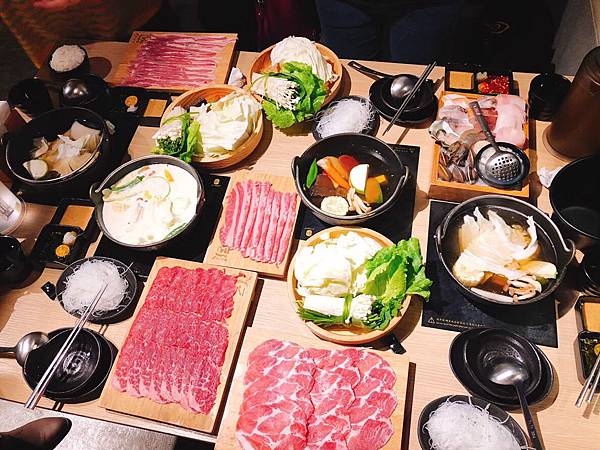 ［東區 食記］野人Shabu 華視附近美食 牛奶鍋 菜盤肉片