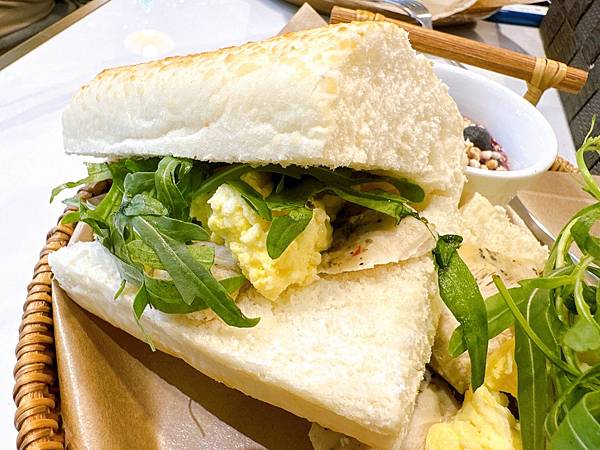 <中山站 咖啡廳> 羊毛與花-光點 youmoutoohan <中山站 咖啡廳> 羊毛與花-光點 youmoutoohan