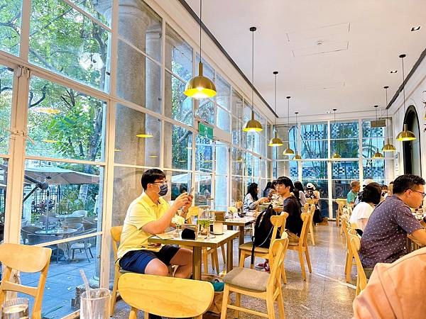 <中山站 咖啡廳> 羊毛與花-光點 youmoutoohan <中山站 咖啡廳> 羊毛與花-光點 youmoutoohan