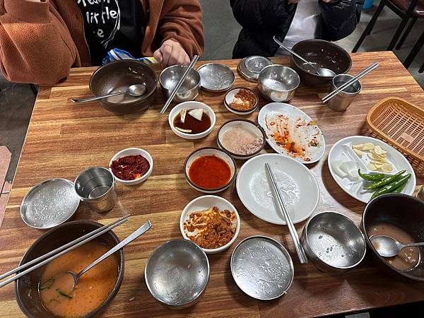 大邱 半月堂 小頭火餐館 醇厚豬肉湯飯 소두불식당 순대 奶