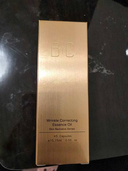 BC百匡,靚顏抗皺淡紋賦活油(百匡賦活膠囊),百匡賦活膠囊,
白龍膽花精萃可亮白撫平細紋與修護受傷肌膚,並高度保濕鎖水,延緩肌膚老化,一顆多種用途,強效版晚安面膜
,百匡賦活膠囊,百匡膠囊
