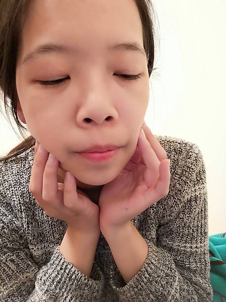 BC百匡,靚顏抗皺淡紋賦活油(百匡賦活膠囊),百匡賦活膠囊,
白龍膽花精萃可亮白撫平細紋與修護受傷肌膚,並高度保濕鎖水,延緩肌膚老化,一顆多種用途,強效版晚安面膜
,百匡賦活膠囊,百匡膠囊
