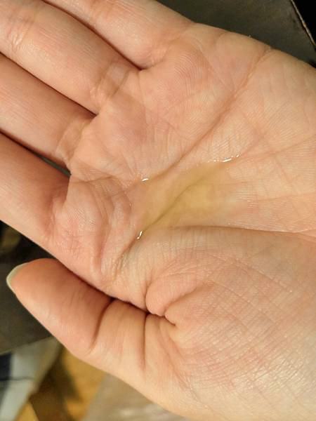 BC百匡,靚顏抗皺淡紋賦活油(百匡賦活膠囊),百匡賦活膠囊,
白龍膽花精萃可亮白撫平細紋與修護受傷肌膚,並高度保濕鎖水,延緩肌膚老化,一顆多種用途,強效版晚安面膜
,百匡賦活膠囊,百匡膠囊
