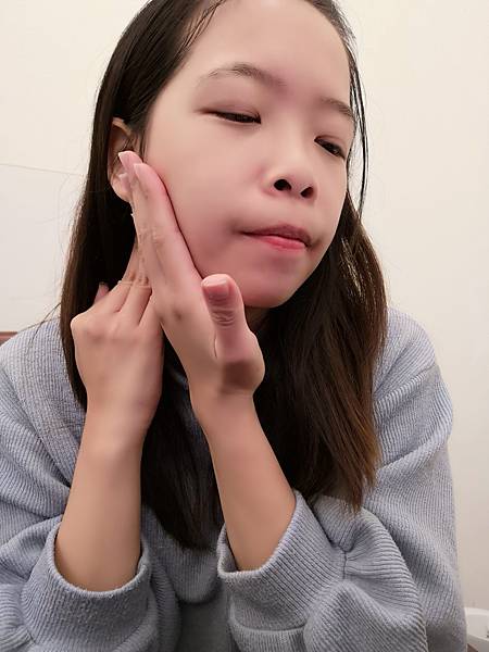 女人知己試用大隊,HANROON韓潤隱型八爪緊緻精華 強勢升級版30ml,韓潤隱型八爪緊緻精華升級版,V型精華,緊緻輪廓,小臉精華,立即有感
