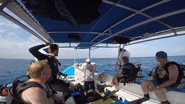 00-00-05-58.jpg 00-00-05-58.jpg